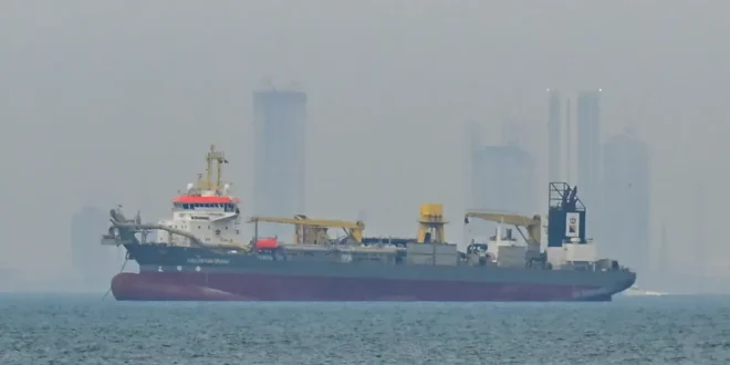 Commercial ships anchor off the coast of the United Arab Emirates due to navigation disruptions in the Strait of Hormuz, Dubai on March 2, 2026. [Stringer – Anadolu Agency]
