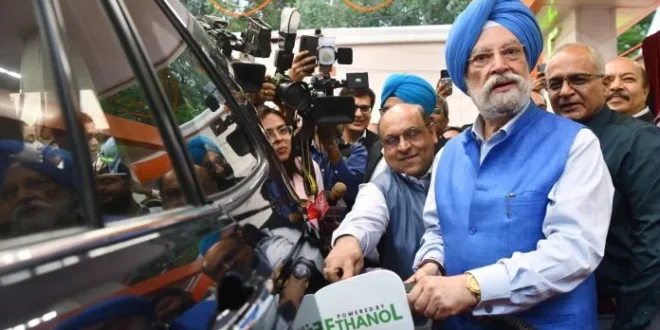 Union Minister for Petroleum and Natural Gas Hardeep Singh Puri fills E85 fuel in a car during the during the launch on 5 June, World Environment Day at an Indian Oil fuel station on Pusa Road in New Delhi | ANI