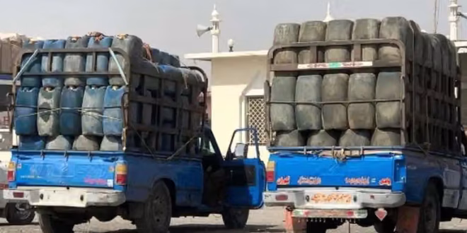 File Photo: Vehicles loaded with fuel containers near Iran’s border, where small-scale cross-border trafficking is the most visible face of a much larger fuel-smuggling economy.