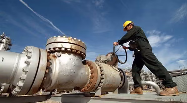 A worker at a natural gas facility in Iran. Turkey imported 4.536 bcm of Iranian gas in the first half of 2026, up 34 percent from a year earlier.