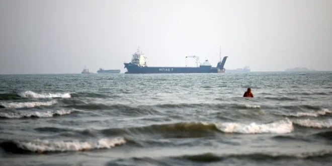 Numerous merchant ships belonging to Iran and other countries remain at anchor in the Strait of Hormuz in Bandar Abbas, Iran, on September 10, 2026. [Fatemeh Bahrami – Anadolu Agency]